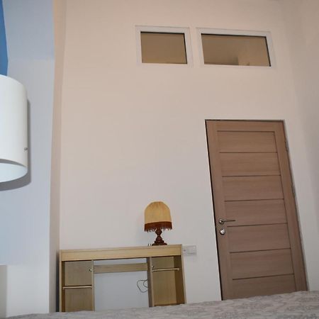 Sleep Studio Hostel Yerevan Bagian luar foto