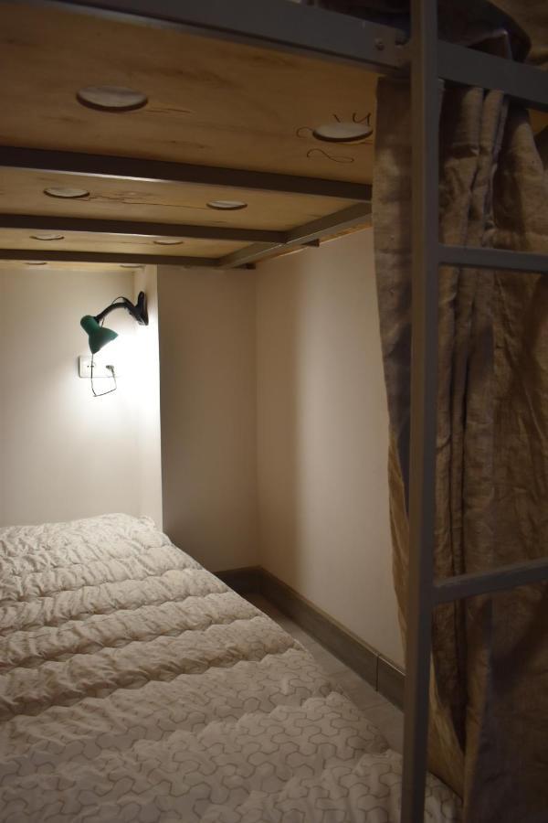 Sleep Studio Hostel Yerevan Bagian luar foto
