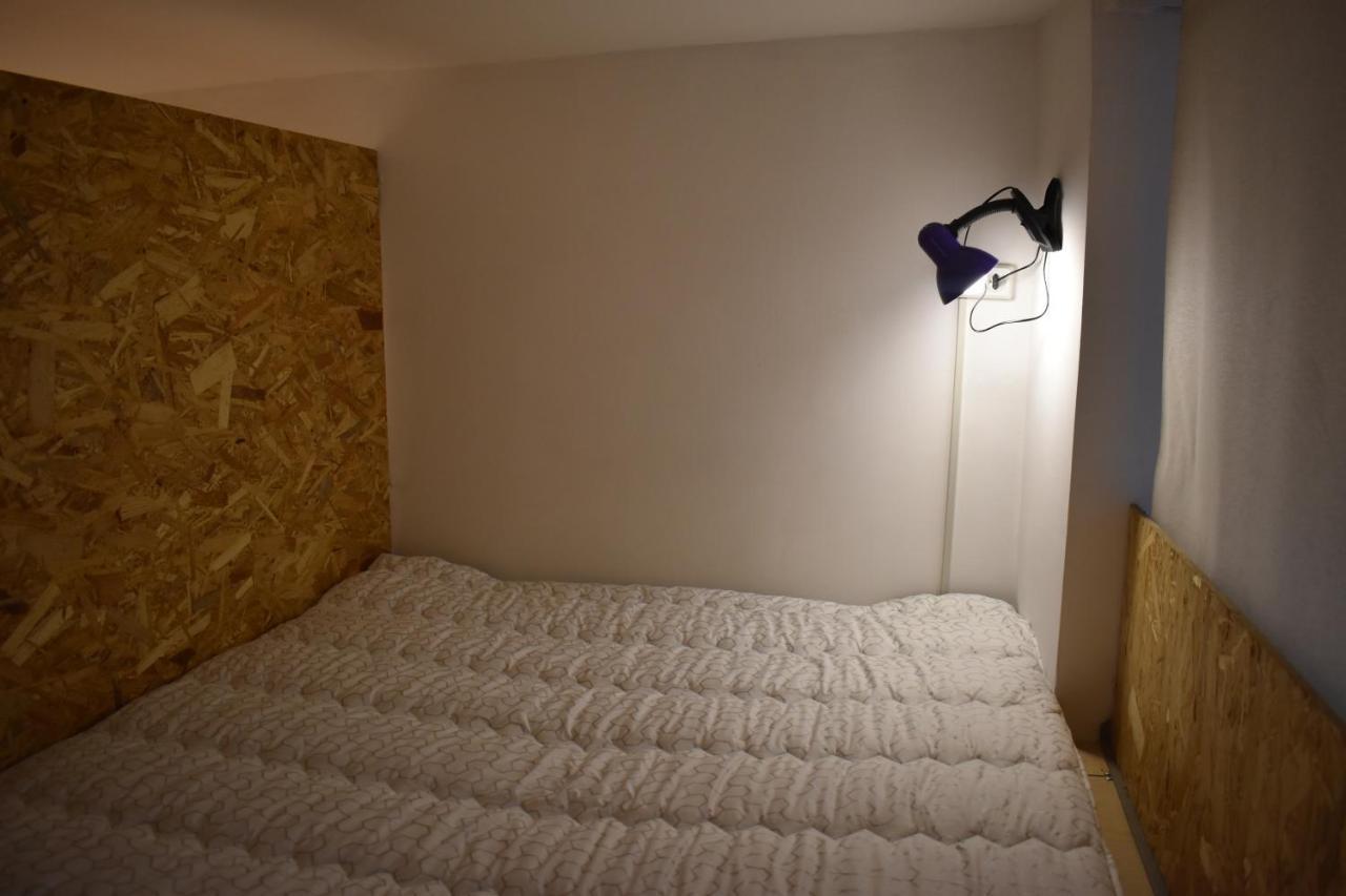 Sleep Studio Hostel Yerevan Bagian luar foto
