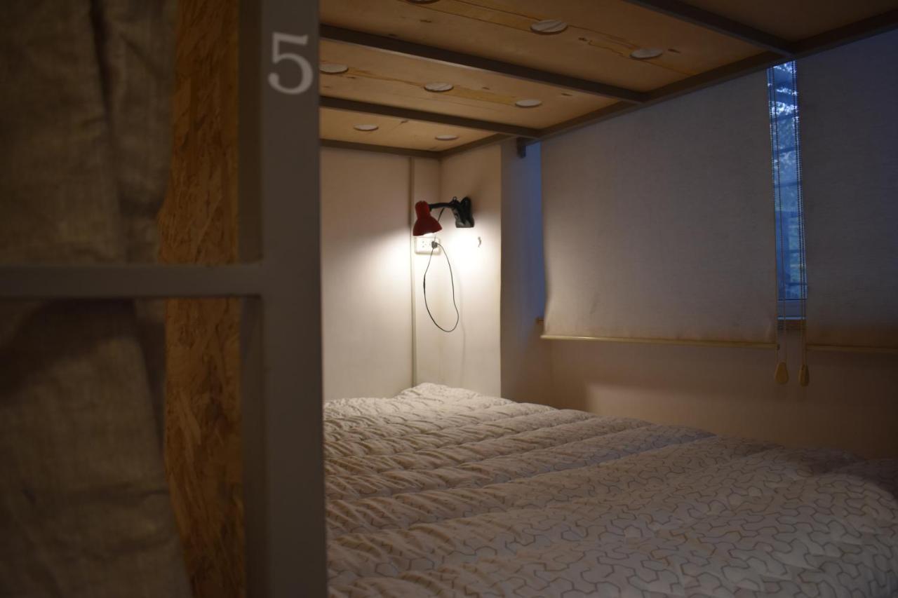 Sleep Studio Hostel Yerevan Bagian luar foto