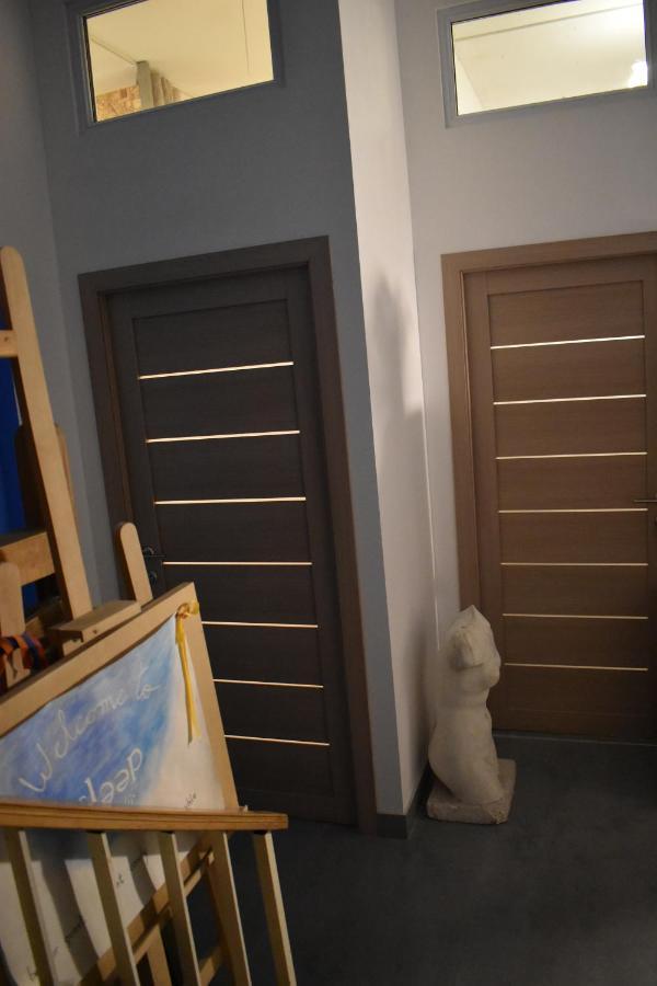 Sleep Studio Hostel Yerevan Bagian luar foto