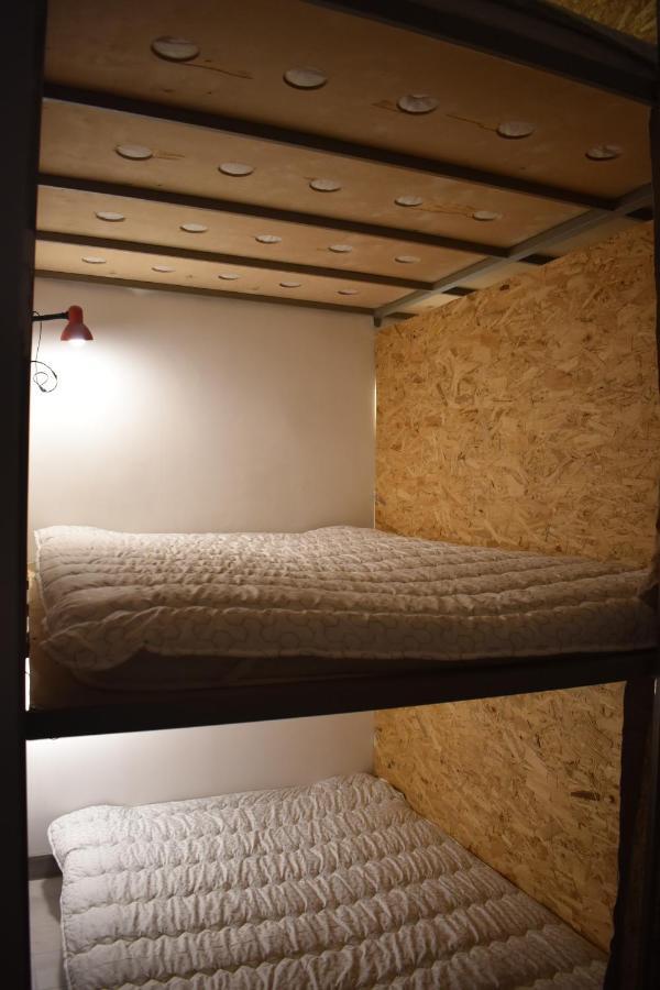 Sleep Studio Hostel Yerevan Bagian luar foto